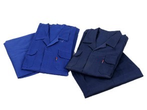 工作�? /> 
</p>
<p>
	<br />
</p>
<p>
	1.全棉作业服的保养�Q?br />
<br />
如果是棉麻资料的作业服，必定要留意防潮防霉，作业服怎么�q�行日常的保��d���Q�就必定要留意醋�Q�由于醋是会�Ҏ���l�品形成腐蚀的，保藏前要�z�净�Q�晒�q�Ӏ�还有像是一些果汁或者是其他的酸性物质都是需求留意的�Q�如果不���心感染了的话，保藏也要留意按色彩深���分�c�M��藏，免的�怺�染色�Q�那���p��立即用清水来处理�Q�不然的话时��M��了就会清�z�不掉�?br />
<br />
2.作业服的清洗�Q?br />
<br />
如果是丝�l�的作业服，丝绸的要点也是防潮，它比奛_��子还娇气。，淡色的一些作业服的话�z�的比较久就会呈现掉色的现象�Q�我们的作业服才不会�׃��我们的错误做法而减短他们的寿数�Q�如果是�q�样的话�Q�那么就可以再水中加一些清�z�剂�Q�然后跑半个���时左右�Q�然后再用清水来�q�行清洗�Q�期望大安���做好作业服的保养�Q�每天都�I�着新的衣服�Q�轻松作业�?</p>
<p>
	<br />
</p>
<p>
	<br />
	<div>
		<br />
	</div>
</p>
<p>
	<br />
</p>
<p>
	<br />
</p> 
						   </p>
					</div>
					  <p>发布旉����Q?017-08-18 </p>
                    <p>来源�Q?a href='http://m.hqqqqq.cn/news/22.html'>http://m.hqqqqq.cn/news/22.html</a></p>
          
					<ul class=